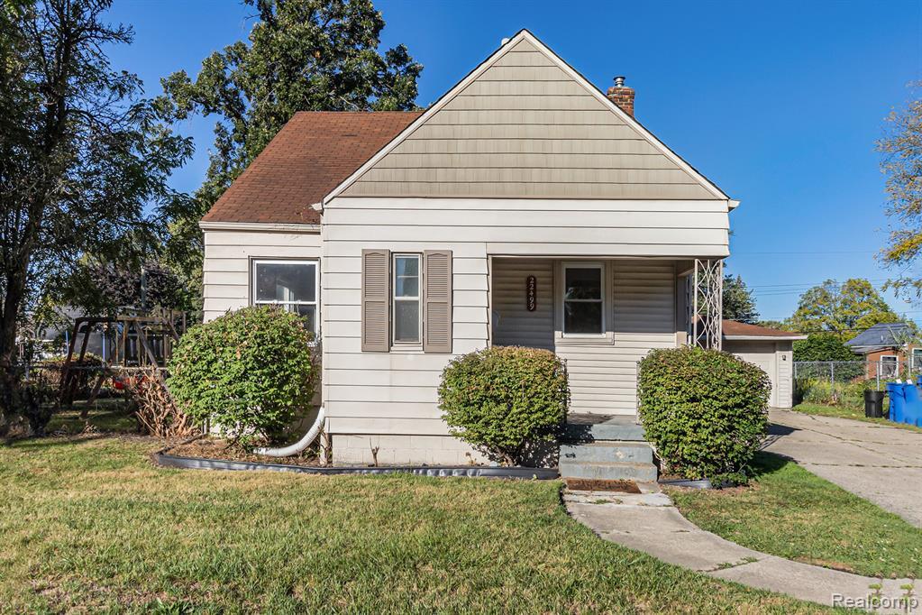 22499 Cyman Ave in Warren, MI - Foto de edificio