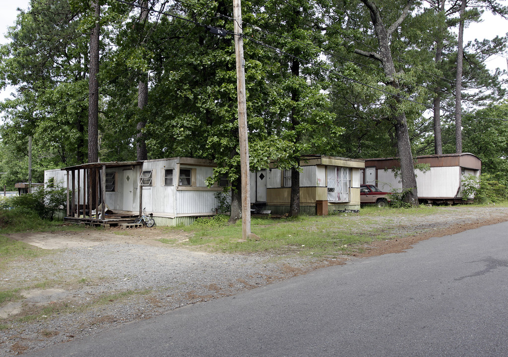 1211 Service Rd in North Little Rock, AR - Foto de edificio