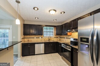 6620 Connell Rd in Fairburn, GA - Building Photo - Building Photo
