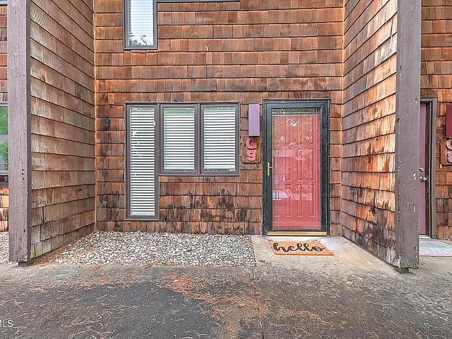 property at 115 Beechnut St