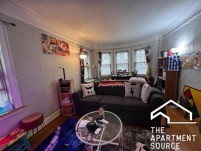 2421 W Lunt Ave in Chicago, IL - Building Photo - Building Photo