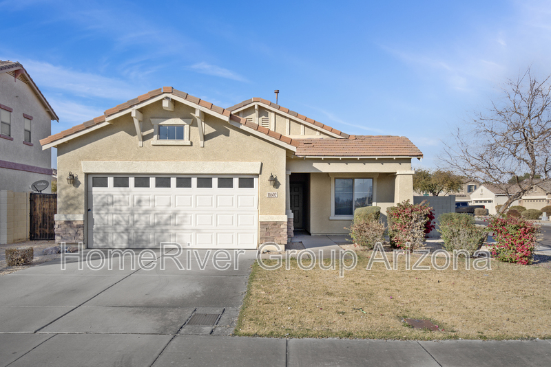 11602 W Rio Vista Ln in Avondale, AZ - Building Photo