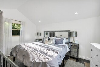 314 Upper Lake Rd in Lake Sherwood, CA - Building Photo - Building Photo