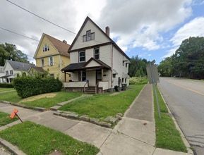 1065 Orange Ave in Youngstown, OH - Foto de edificio - Building Photo