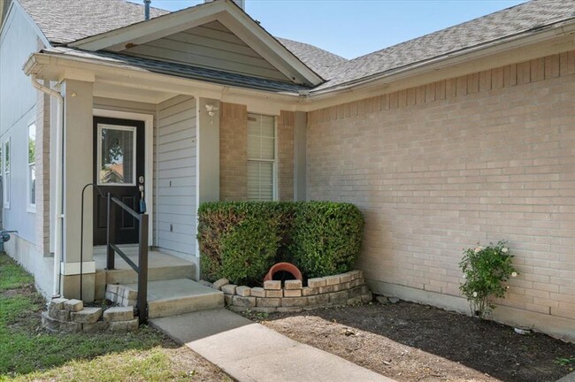 1727 Shire St in Pflugerville, TX - Foto de edificio - Building Photo