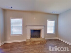 131 Huntsman Dr in Griffin, GA - Building Photo - Building Photo