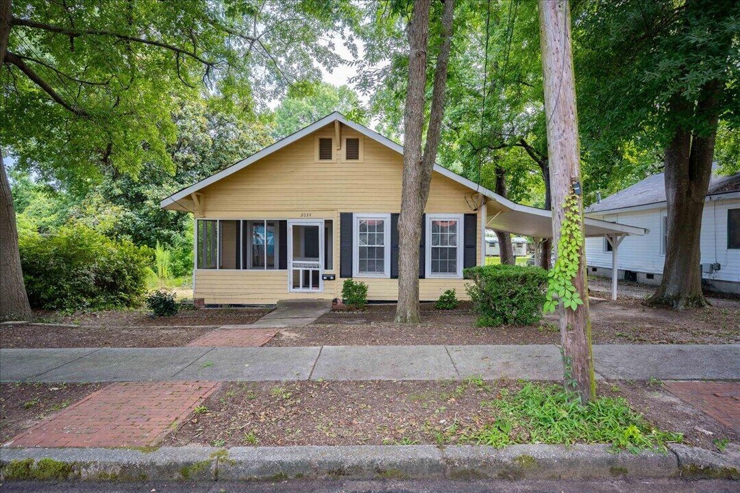 2034 Fenwick St in Augusta, GA - Building Photo