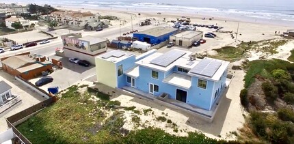 1111 N Strand Way in Oceano, CA - Building Photo - Building Photo