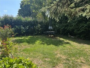 5 Whitwell Ave in Newport, RI - Building Photo - Building Photo