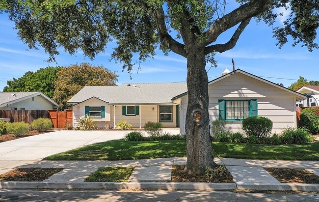 property at 1917 Hobart Dr