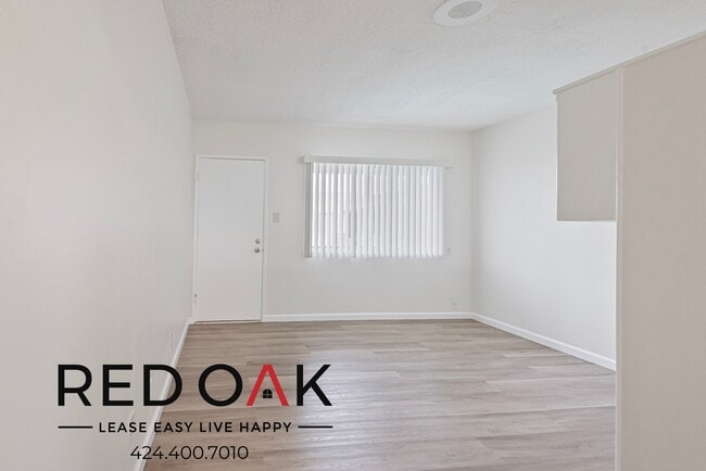 property at 12211 S Manor Dr
