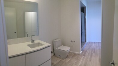 1275 NW 10th Ave in Portland, OR - Foto de edificio - Building Photo