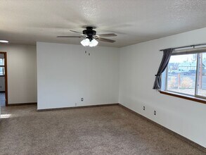 200-204 NE 7th St in Prineville, OR - Building Photo - Building Photo