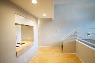 4685 Galewood St in Lake Oswego, OR - Foto de edificio - Building Photo