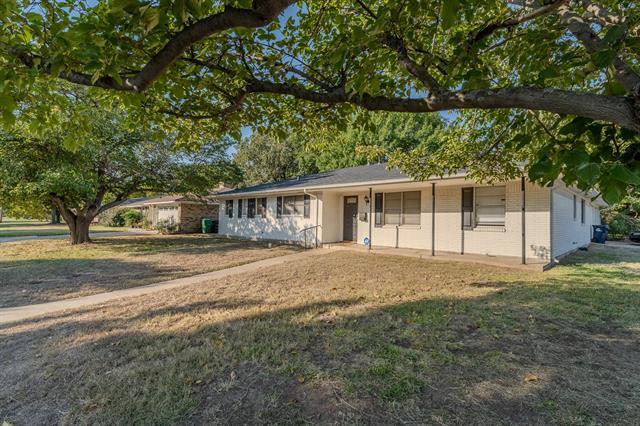 1229 Stanley St in Denton, TX - Building Photo - Building Photo