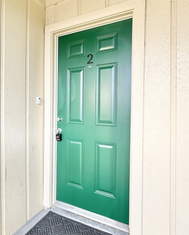 property at 1516 Bay Area Blvd