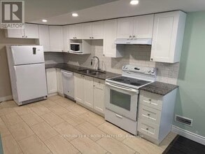 133 Cook St in Barrie, ON - Building Photo - Building Photo