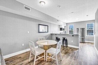 112 E Orchard Loop in D'Iberville, MS - Foto de edificio - Building Photo