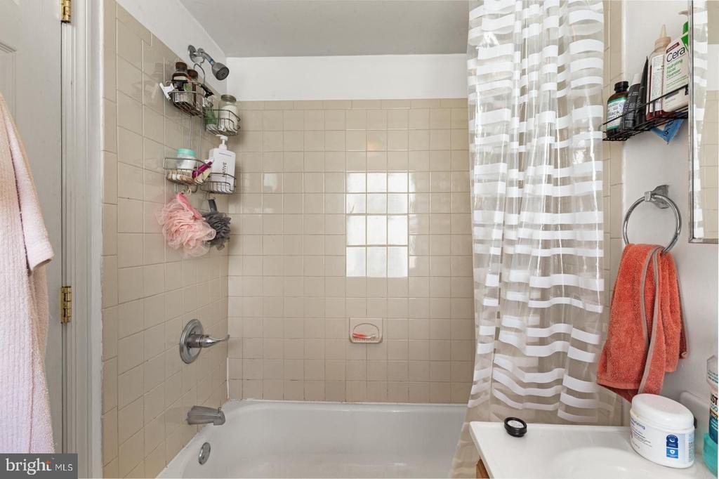 1608 Swain St in Philadelphia, PA - Building Photo