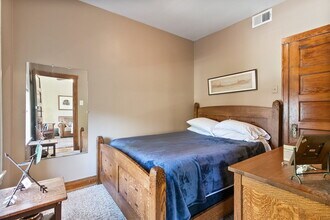 1821 N Sawyer Ave, Unit # 02 in Chicago, IL - Building Photo - Building Photo