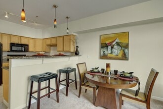 Park Plaza II in Anchorage, AK - Foto de edificio - Building Photo