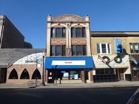 5208 N Clark St in Chicago, IL - Building Photo