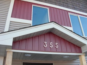 355 Horseshoe Dr in Cambridge, MN - Foto de edificio - Building Photo