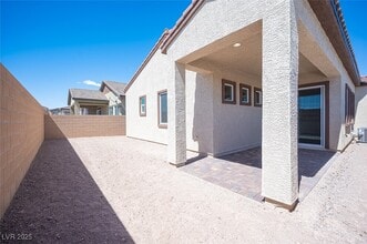 117 Royal Cascade Ave in Henderson, NV - Building Photo - Building Photo