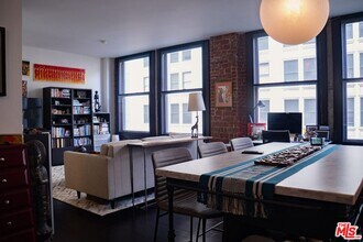 460 S Spring St in Los Angeles, CA - Building Photo - Building Photo