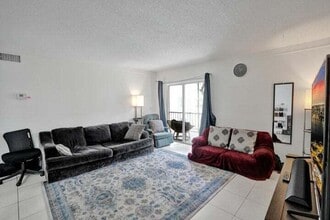 636 NW 13th St in Boca Raton, FL - Building Photo - Building Photo