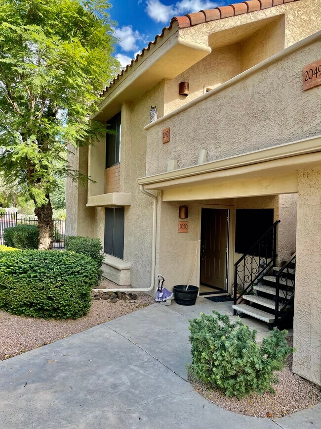 10055 E Mountainview Lake Dr, Unit 1050 in Scottsdale, AZ - Building Photo - Building Photo