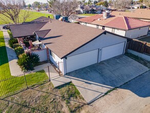 4406 Orrick Ct in Bakersfield, CA - Building Photo - Building Photo