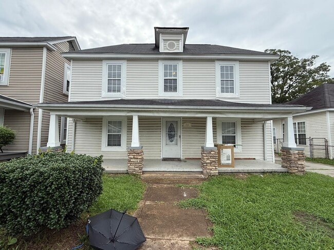 property at 711 Park St