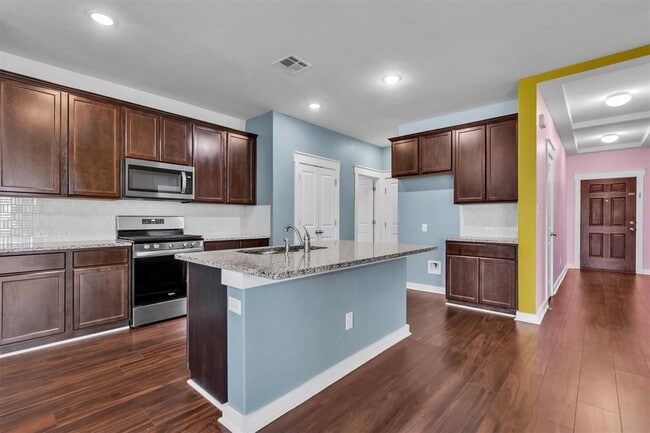 308 Clearlake Dr in Hutto, TX - Building Photo - Building Photo