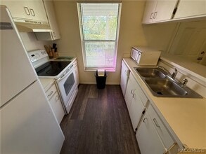 943 SE Mayo Dr in Crystal River, FL - Building Photo - Building Photo