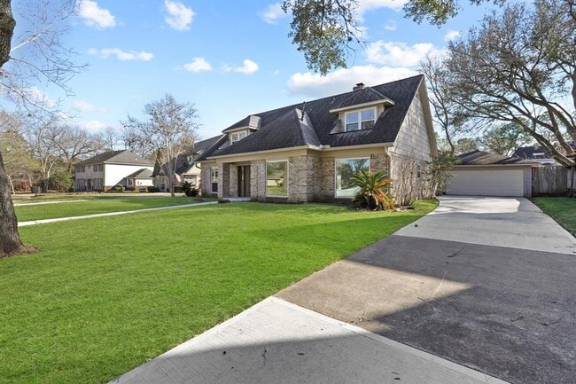 10811 Tupper Lake Dr in Houston, TX - Building Photo - Building Photo