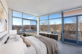 250 Central Park Ave-Unit -2L in Hartsdale, NY - Building Photo - Building Photo