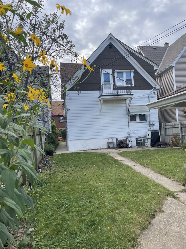 3108A N Pierce St, Unit Cozy 2 Bedroom in Riverwest, Unit Cozy 2 Bedroom in Riverwest