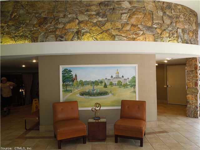 30 Woodland St in Hartford, CT - Building Photo - Building Photo