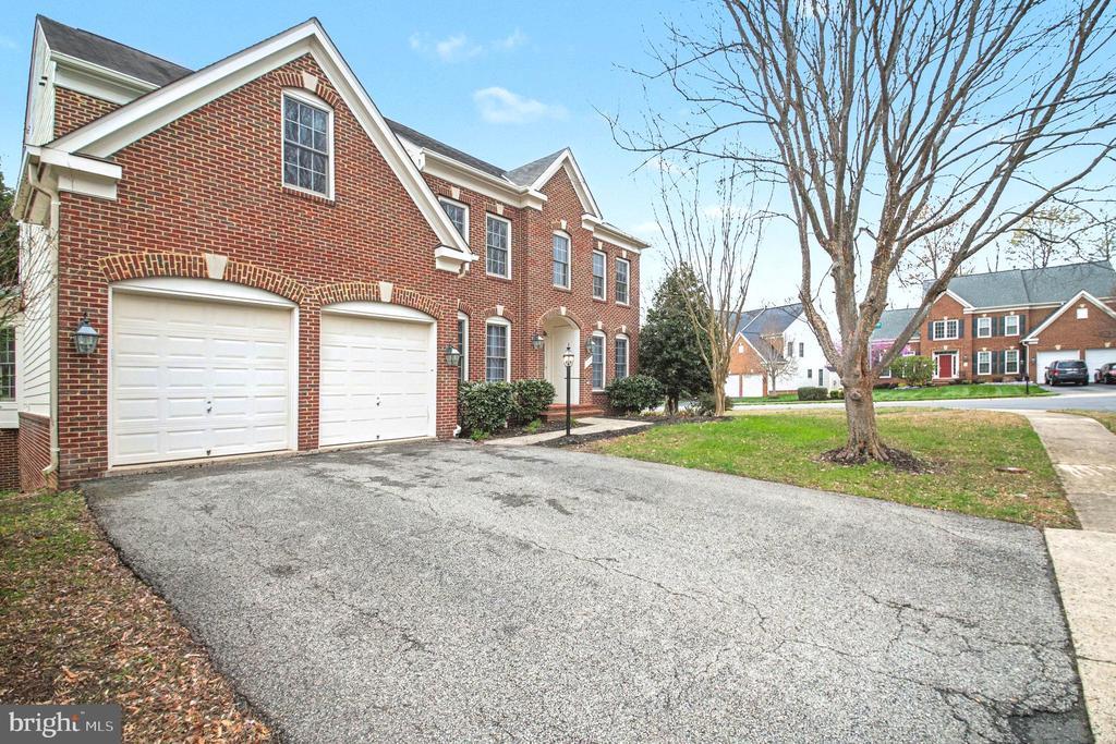 4619 Beaufont Spring Ct in Woodbridge, VA - Building Photo