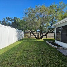 6008 Firefly Ln in Apollo Beach, FL - Building Photo - Building Photo