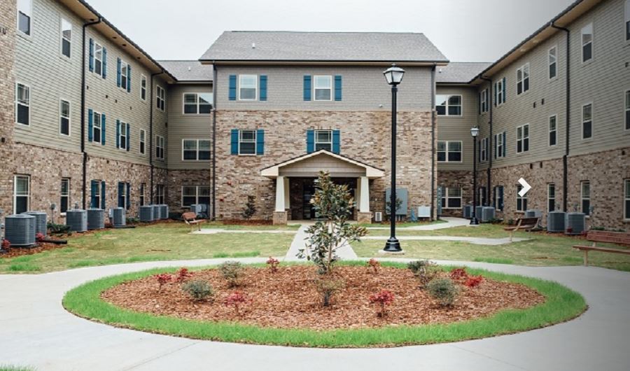 Flats at Colebridge in Tarrant, AL - Building Photo