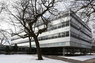 Shoreview Apartments in Evanston, IL - Foto de edificio - Building Photo