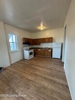3860 Southern Pkwy in Louisville, KY - Building Photo
