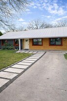 2014 Pecan St in Bastrop, TX - Building Photo
