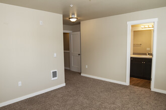 Woodbury Crossings Apartments in Olympia, WA - Building Photo - Interior Photo