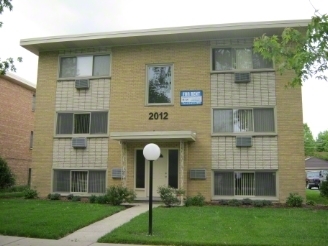 2012 S 15th Ave in Broadview, IL - Foto de edificio