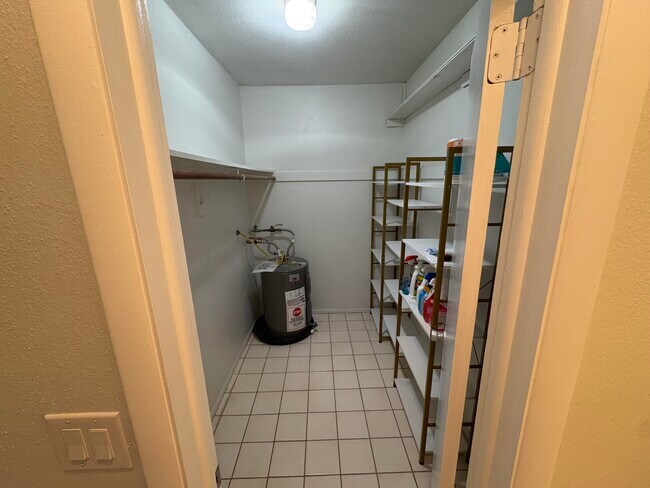 1050 E Sample Rd in Pompano Beach, FL - Building Photo - Building Photo