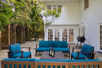 16842 Harkness Cir in Huntington Beach, CA - Building Photo - Building Photo