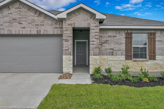 225 Pecos Dr in Huntsville, TX - Foto de edificio - Building Photo